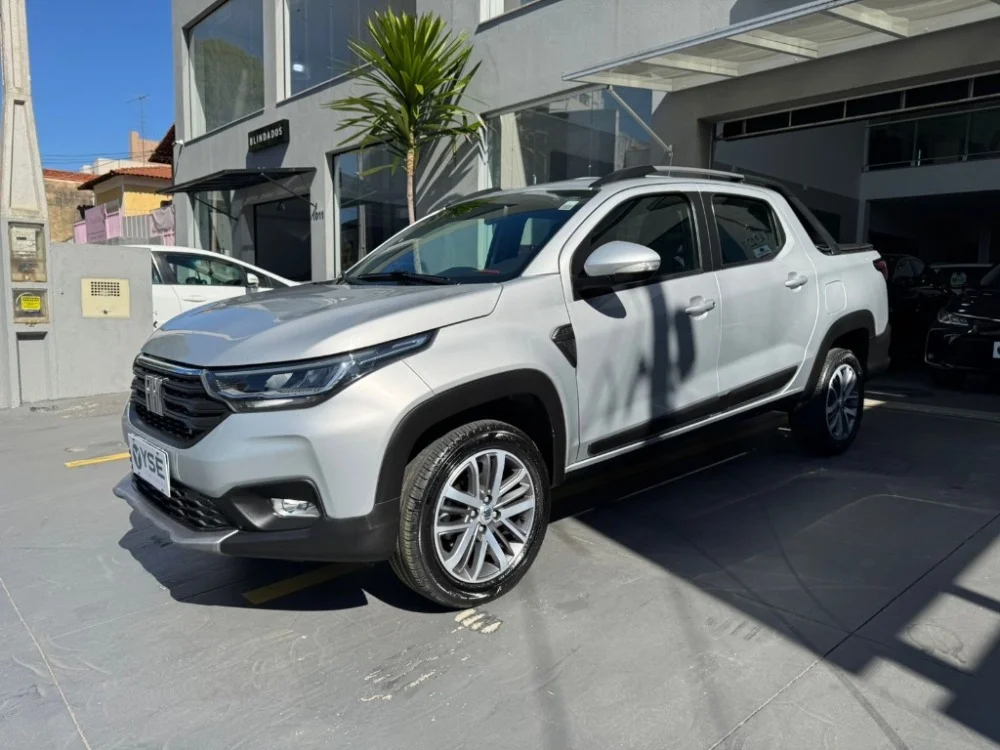 Fiat Strada Volcano 1.3 Flex 8V CD