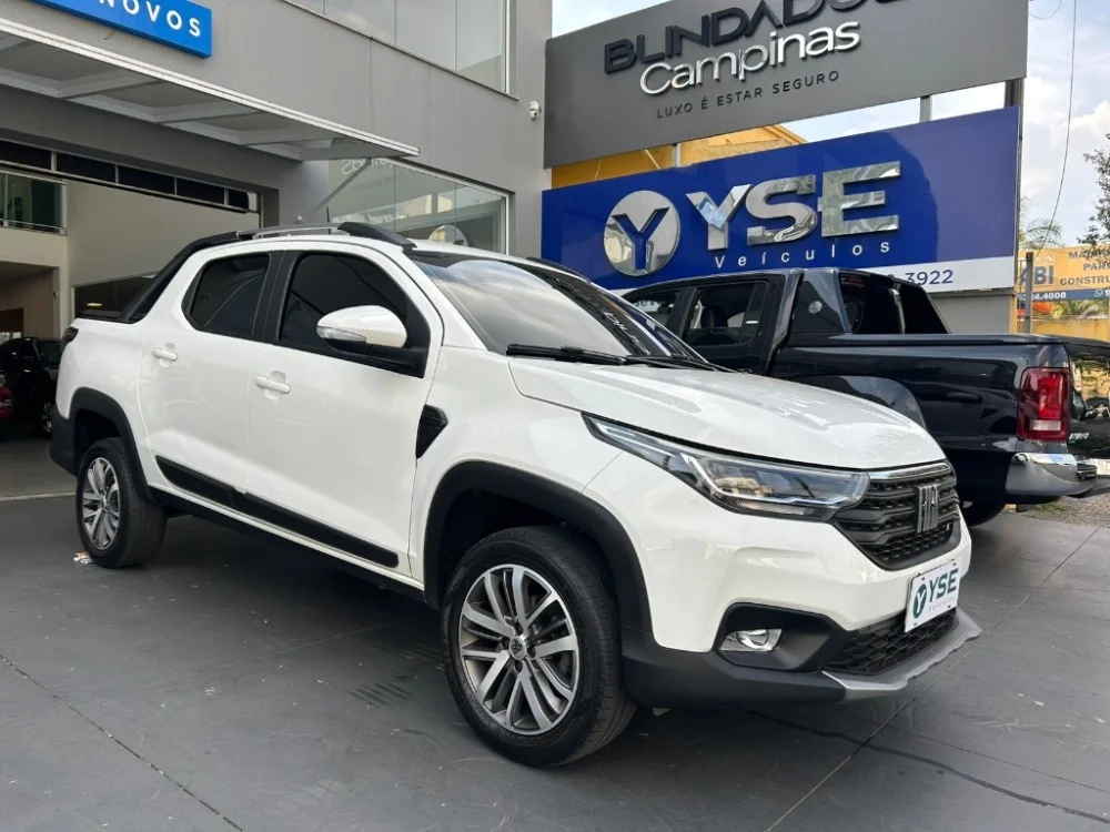 Fiat Strada Volcano 1.3 Flex 8V CD